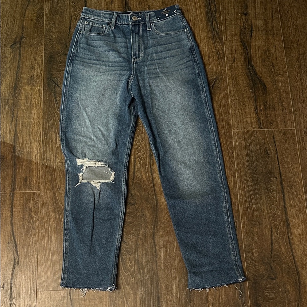 Hollister | Ultra High-Rise Ripped Mom Jean